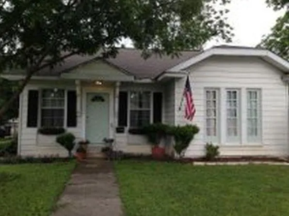 1700 Park St, Kerrville, TX 78028