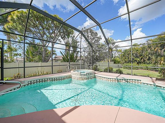 3rd image of 176 Medalist Rd