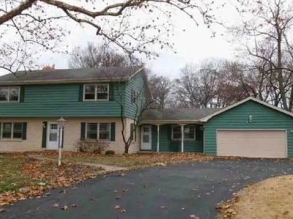 133 Mayflower Dr, Batavia, IL 60510