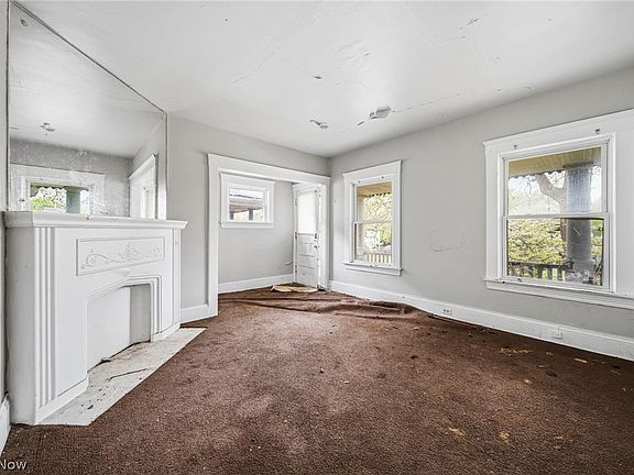 24th image of 10022 Adams Ave