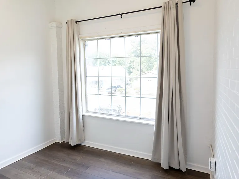 993 Oakview St #202 — Photo 7