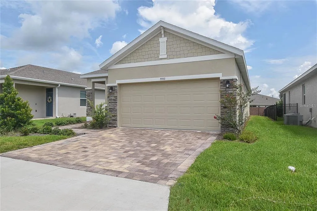 3 bed, 2.0 bath, 1505 sqft, $4,400 — Photo 2