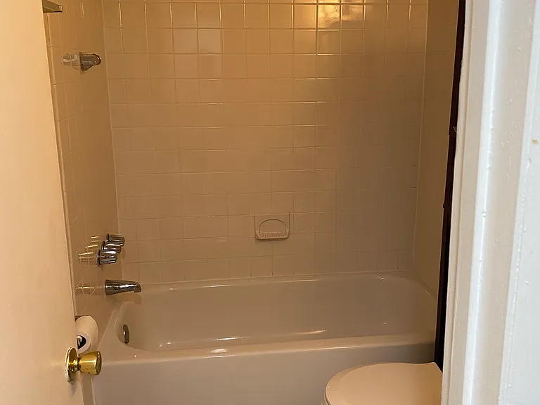 1737 Kilbourne Pl NW #B — Photo 5
