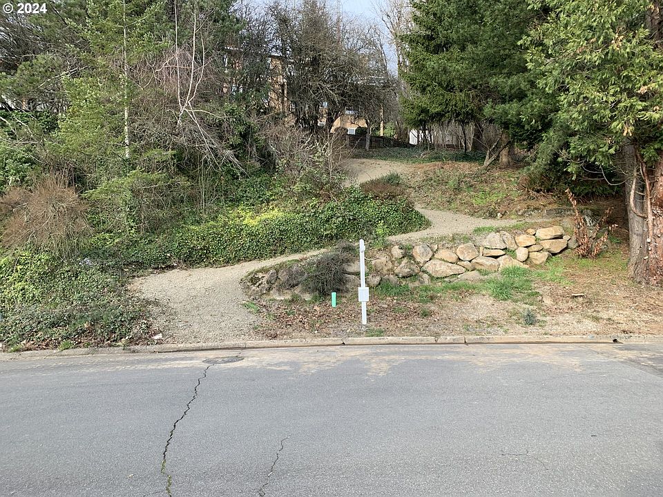 2nd image of 6865 SW Windemere Loop