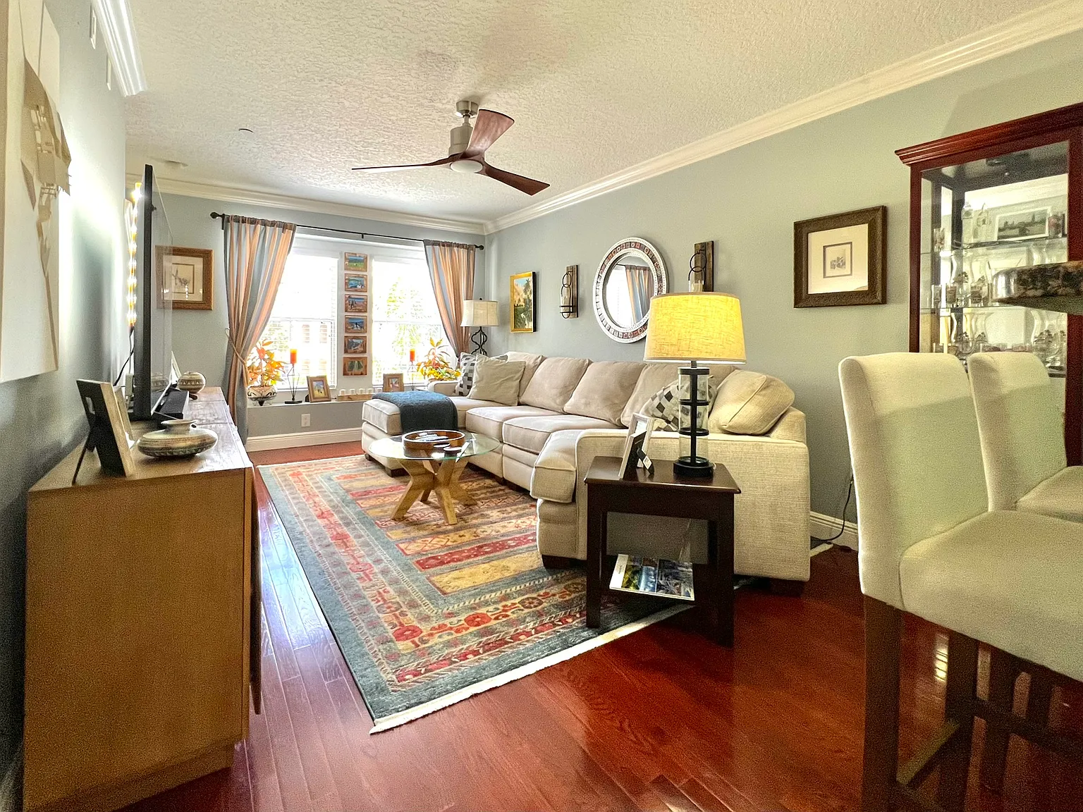 2 bed, 1230 sqft, $2,000 — Photo 2