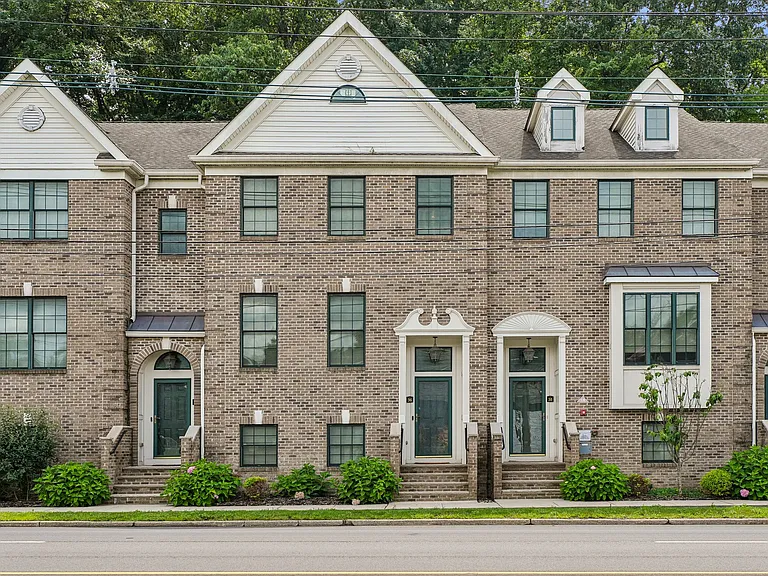 36 Bloomfield Ave — Photo 4