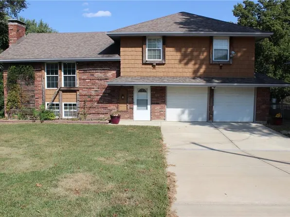 7539 Westridge Rd, Raytown, MO 64138