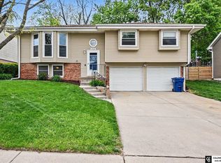 8728 Monroe St, Ralston, NE 68127