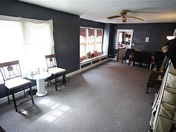 3rd image of 1142 N Holmes Ave