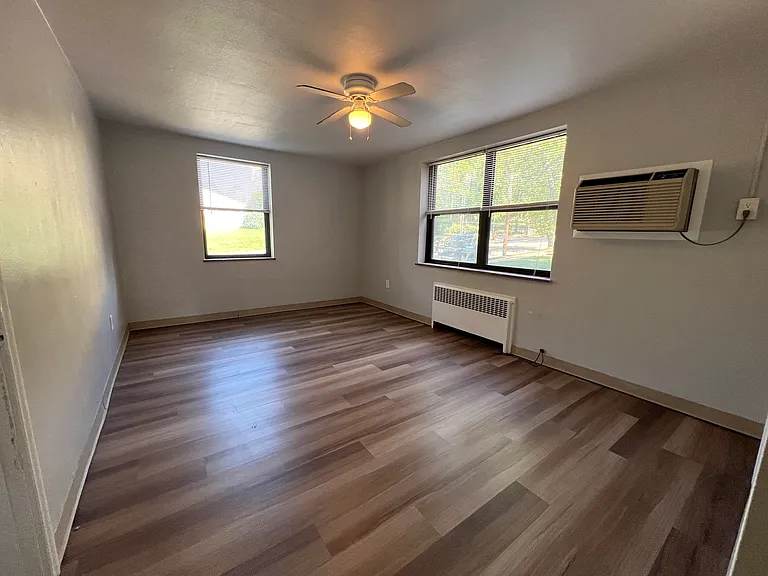 Royal Gardens Apartments — Photo 127
