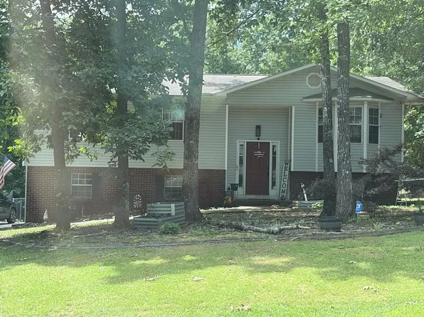 559 Kingsway Dr, Anniston, AL 36207