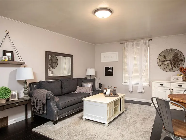 2212 W Olympic Ave — Photo 10