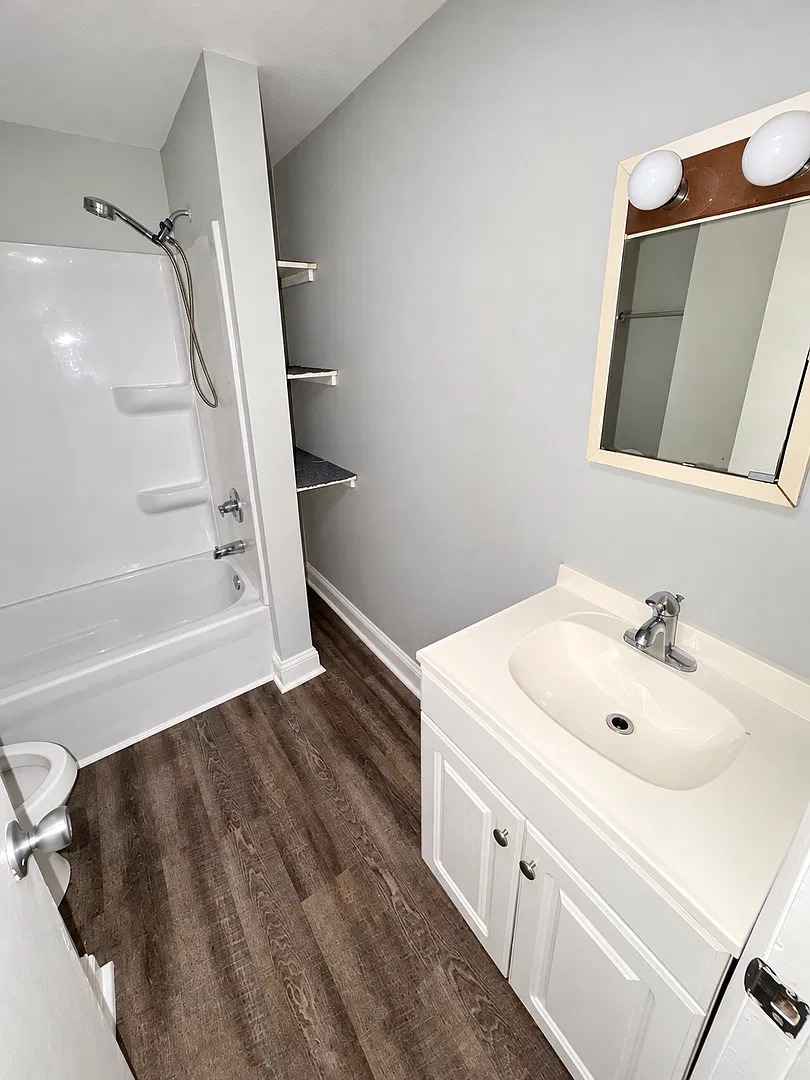 709 S Hutchinson Ave, Muncie, IN 47303 — Photo 4
