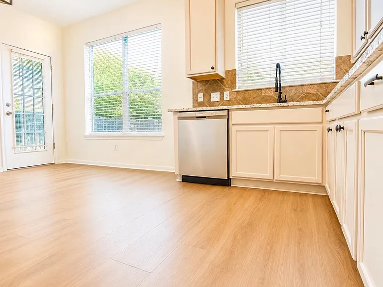 4205 Bent Wood Ct — Photo 35