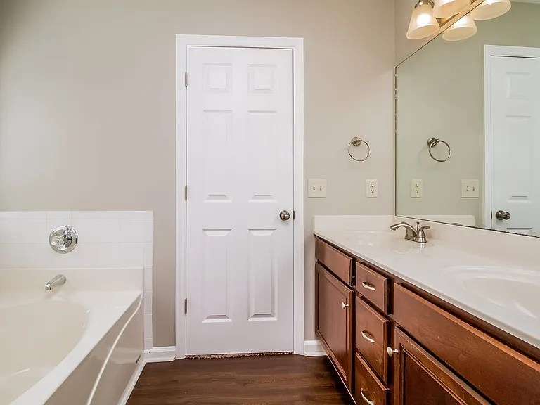 142 Homestead Pl — Photo 11