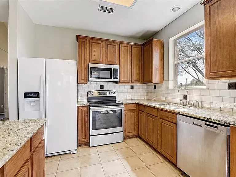 1516 Cedar Brook Ct — Photo 8