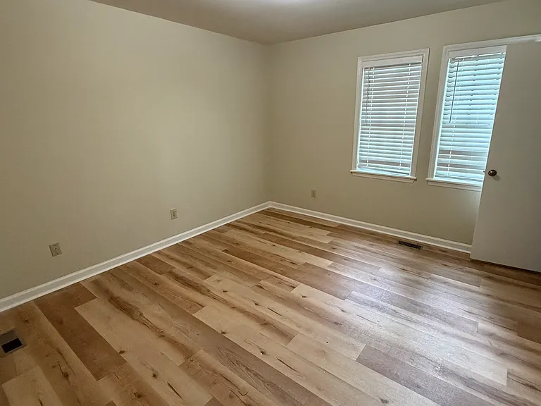 1803 Fox Hollow Dr — Photo 10