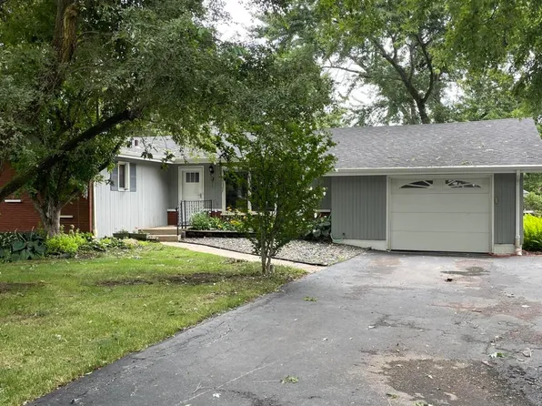 8805 Lee St, Crown Point, IN 46307