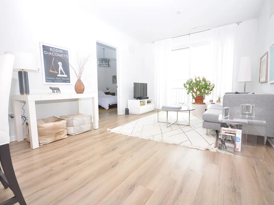 60 1st Ave #304