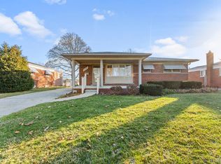 2361 Grange Rd, Trenton, MI 48183