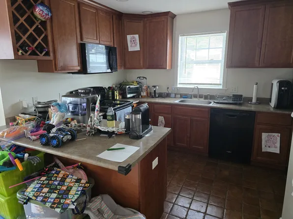 5 Spring St APT C, Newmarket, NH 03857