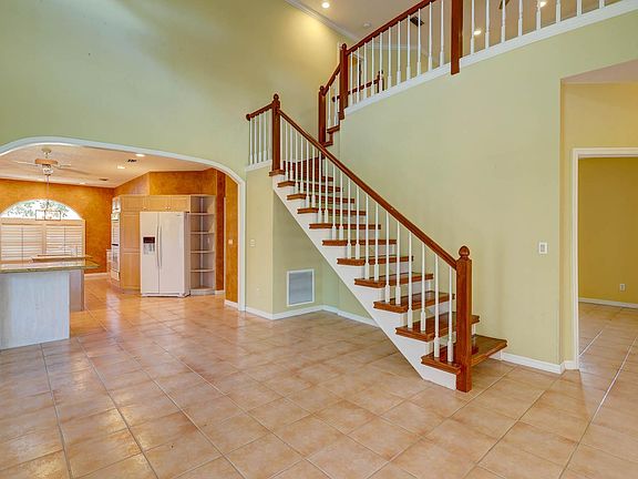 3rd image of 163 Pepper Ln