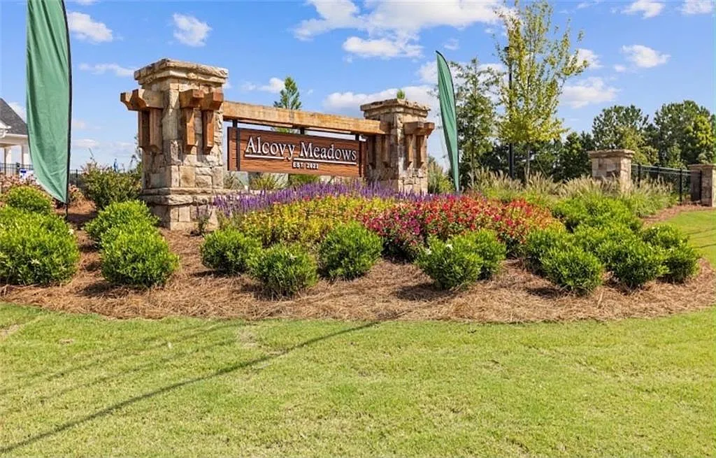 3 bed, 2.5 bath, 2285 sqft, $2,699 — Photo 3