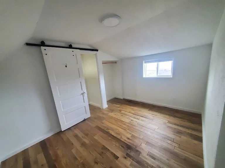 593 Rivington Ave — Photo 11