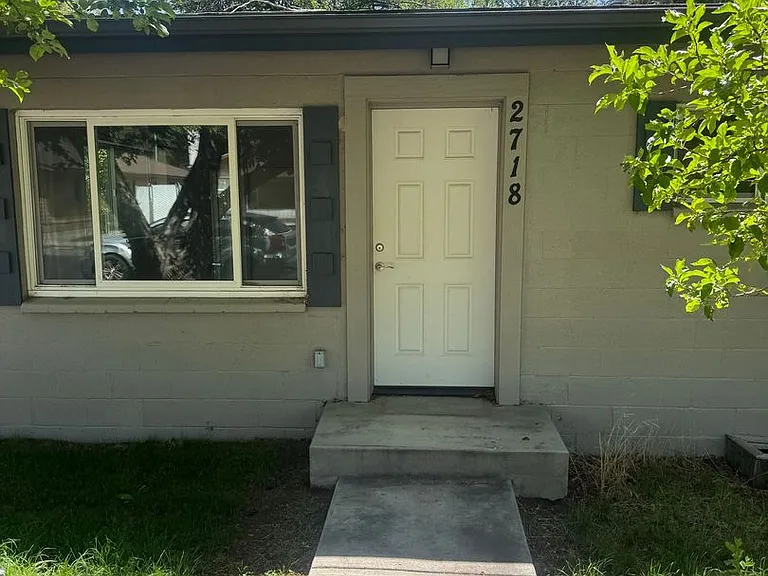 2718 N Main St — Photo 1