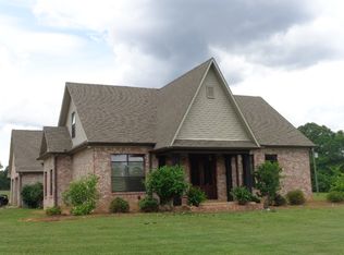 1040 Traxler Rd, Utica, MS 39175