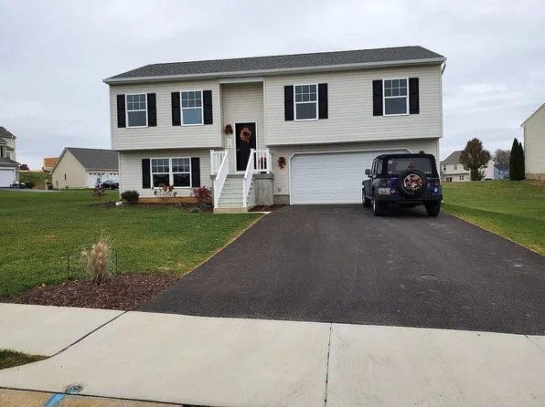 115 Farm House Ln, York, PA 17408
