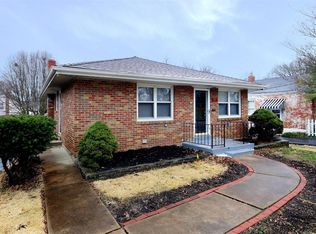 9248 Litzsinger Rd, Saint Louis, MO 63144