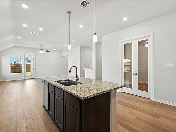 5th image of 921 Alberta Spruce Rd