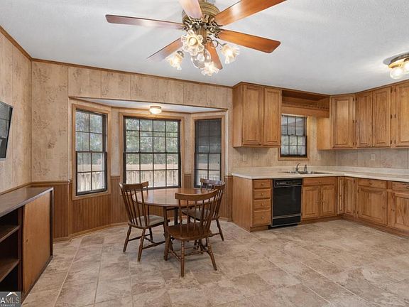 5th image of 9710 S Helton Rd