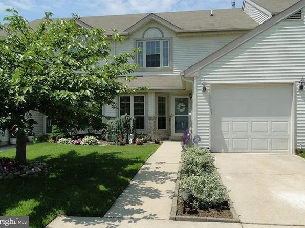 113 Fox Meadow Dr, Sicklerville, NJ 08081