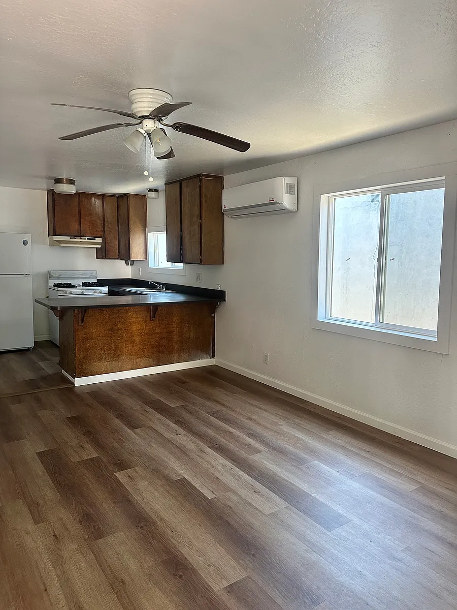 Building Photo - 918 Ivy St #2