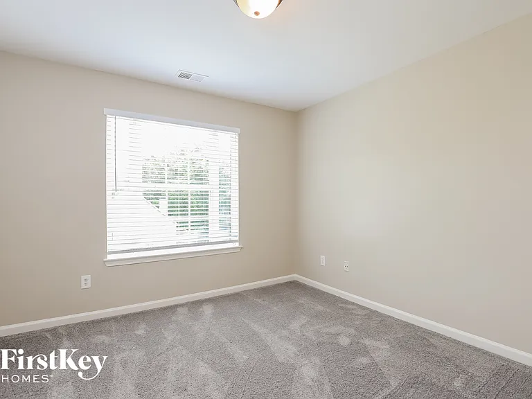 10 Aaron Ln — Photo 11