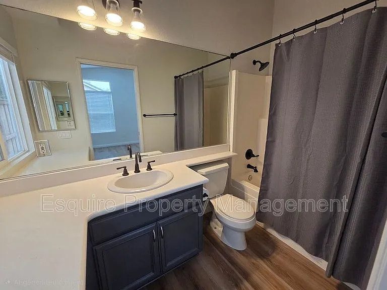 4888 Ellington St — Photo 18