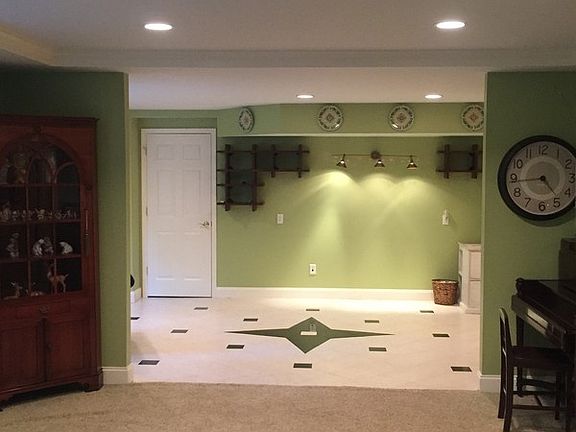 Family room
						:
						Living room