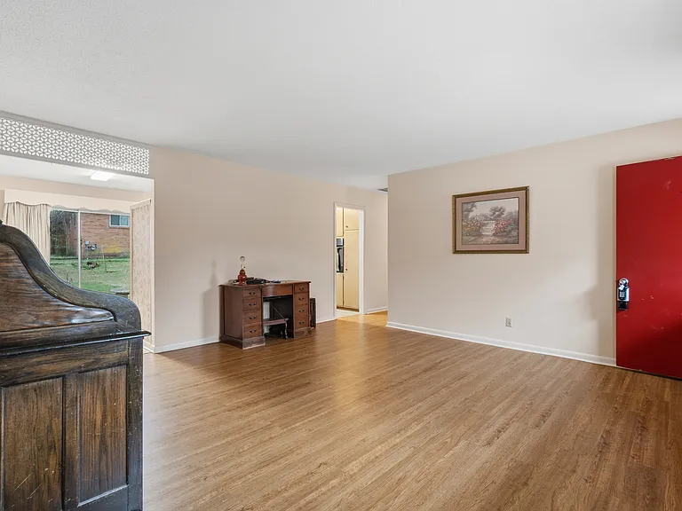 120 Essex St — Photo 9