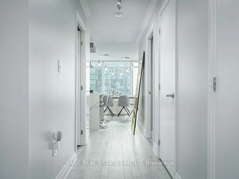 25 Telegram Mews #3707 — Photo 8