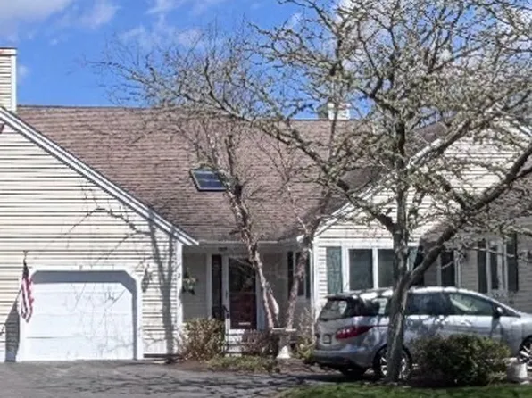 18 Bonwood Dr #402, Mashpee, MA 02649