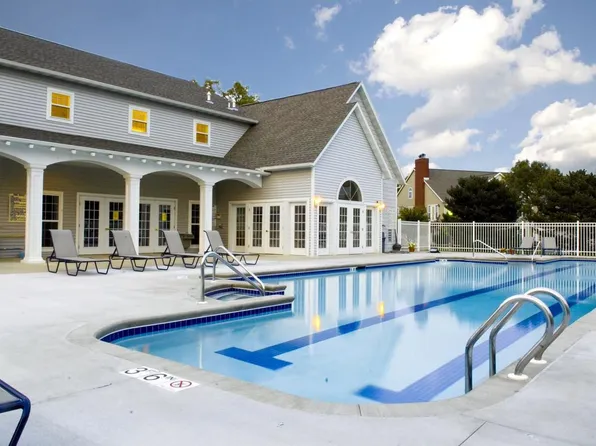 905 Harbor House Drive #7, Madison, WI 53719