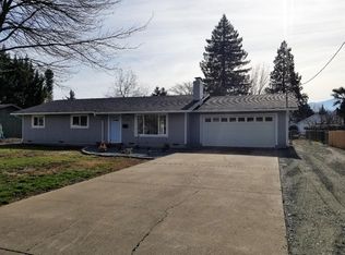 631 Ipson Dr, Medford, OR 97501