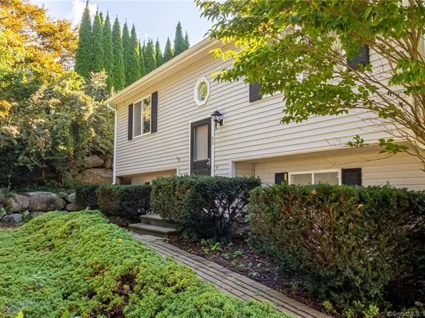 52 Farmington Avenue, New London, CT 06320
