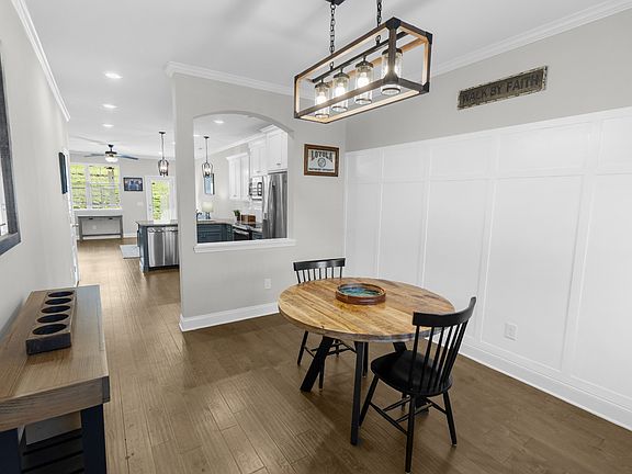 5th image of 3020 Sassafras Ln