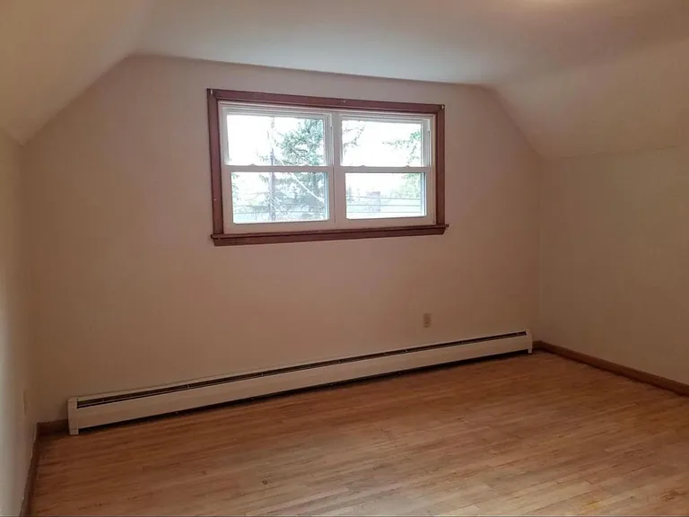 Large bedroom #2
