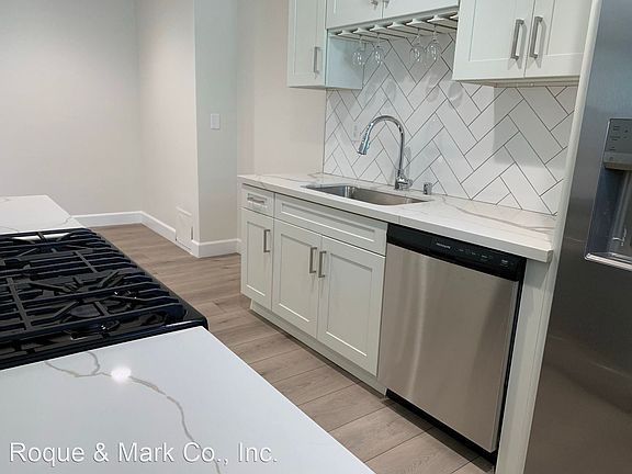 2nd image of 942 7th St #2