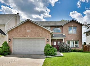 1N348 Fanchon St, Carol Stream, IL 60188