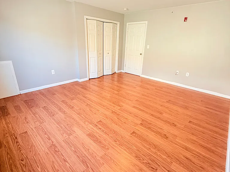 5038 Spruce St #4 — Photo 10